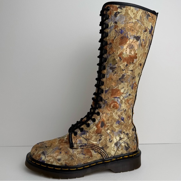 Vintage Dr. Martens Burlap Floral Lace Fabric England Tall Boho Boots UK 5 - Picture 3 of 16